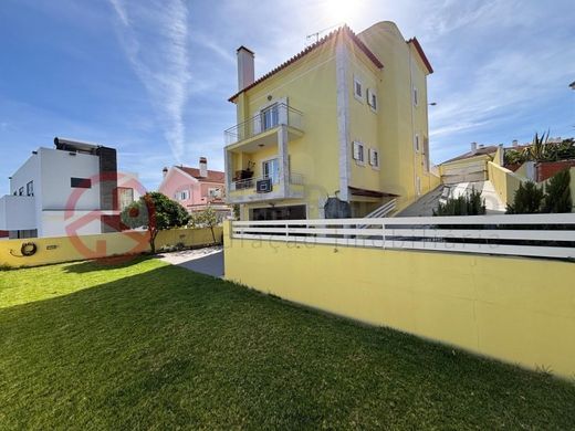 Casa de lujo en Almada, Setúbal