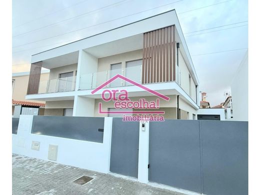 Semidetached House in Seixal, Distrito de Setúbal