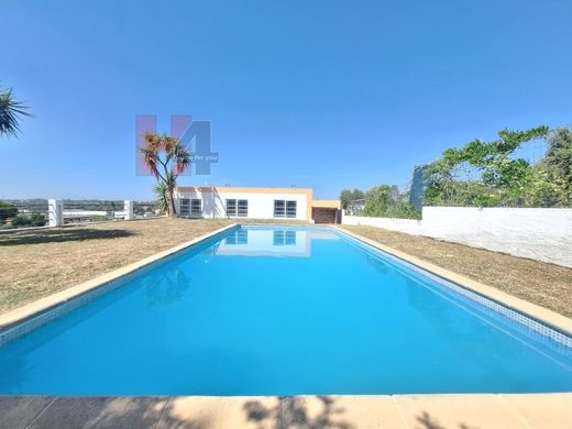 Semidetached House in Setúbal, Distrito de Setúbal
