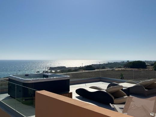 Detached House in Albufeira, Albufeira Municipality