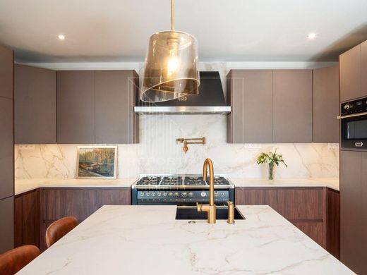 Mehrfamilienhaus in Cascais, Lissabon