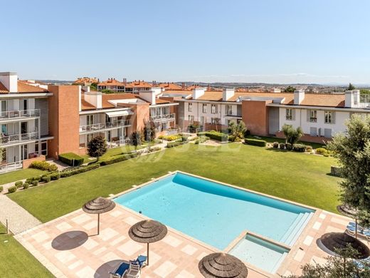 Apartment / Etagenwohnung in Sintra, Lissabon