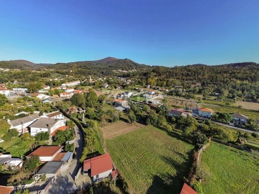 أرض ﻓﻲ Amares, Distrito de Braga