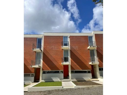 Luxury home in Maia, Distrito do Porto