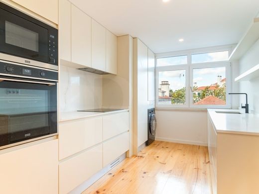 Apartment / Etagenwohnung in Cascais, Lissabon