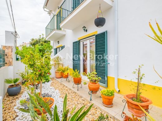 Semidetached House in Sesimbra, Distrito de Setúbal