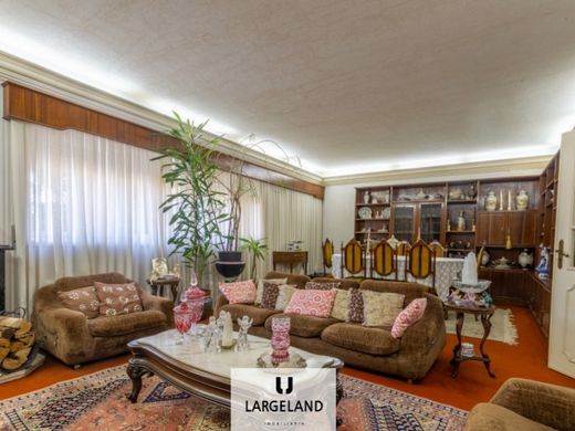 Casa di lusso a Santa Maria da Feira, Distrito de Aveiro