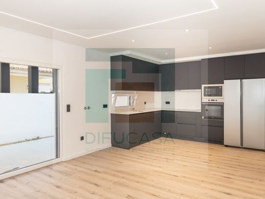 Semidetached House in Seixal, Distrito de Setúbal