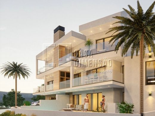 Πολυτελή κατοικία σε Αλμάντα, Almada