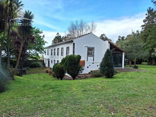 Casa Unifamiliare a Horta, Azores