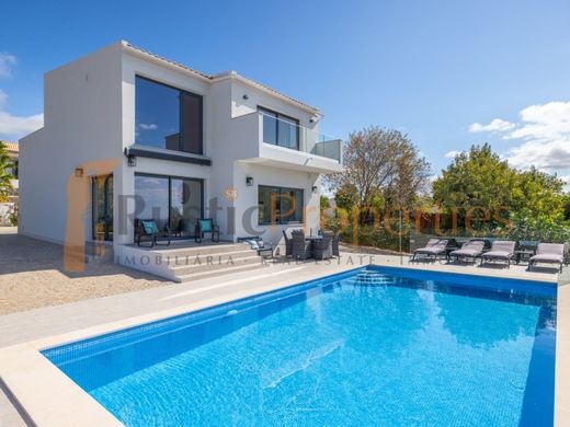 Villa a Faro, Distrito de Faro