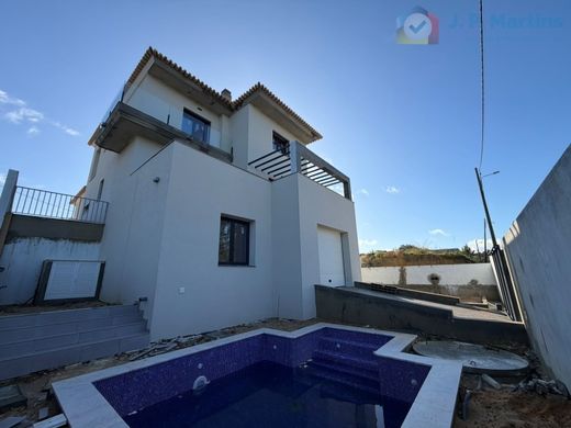 Casa Independente - Seixal, Setúbal