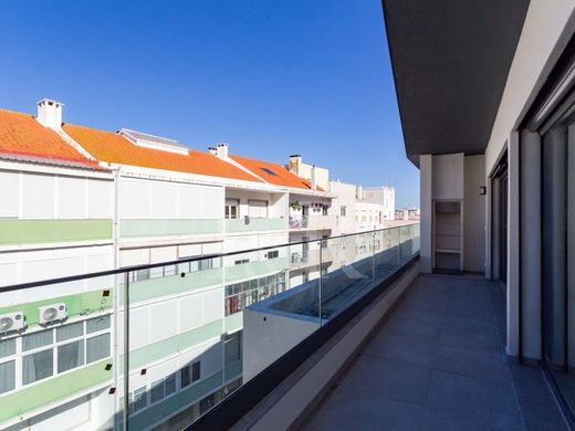 Apartment in Almada, Distrito de Setúbal
