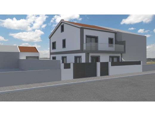 Mehrfamilienhaus in Peniche, Distrito de Leiria