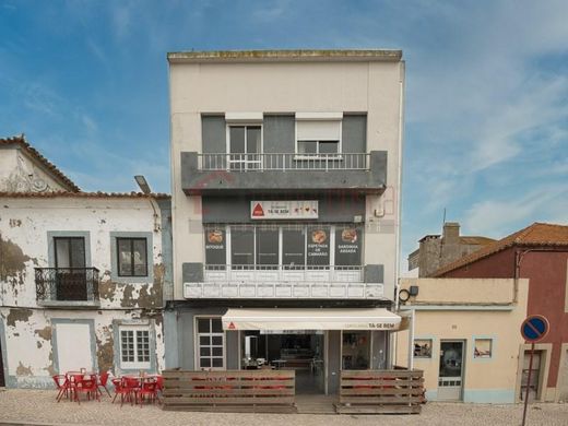 Edificio en Peniche, Leiria