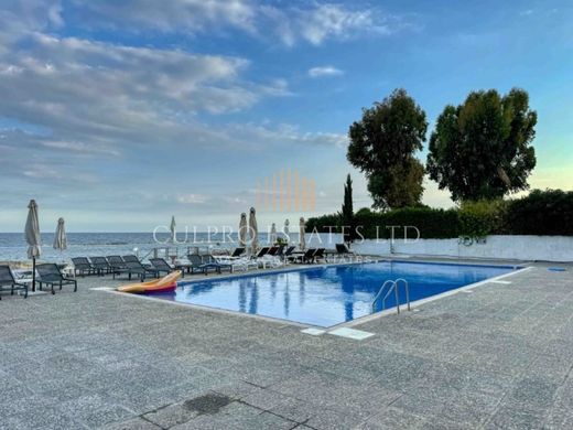 Apartment / Etagenwohnung in Germasógeia, Limassol District