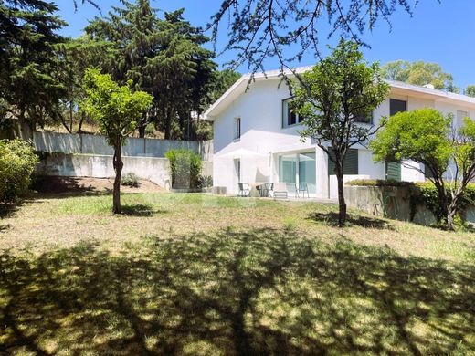 Mehrfamilienhaus in Amadora, Lissabon