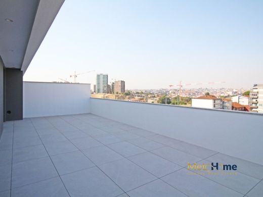 Apartment / Etagenwohnung in Vila Nova de Gaia, Distrito do Porto