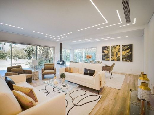 Luxury home in Charneca de Caparica, Almada