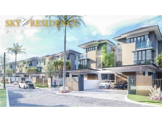 Twee-onder-een-kapwoning in Kampong Berakas, Daerah Brunei dan Muara