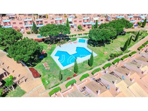 Mehrfamilienhaus in Loulé, Distrito de Faro