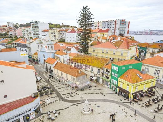 Residential complexes in Almada, Distrito de Setúbal