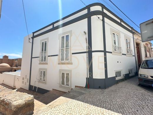 Mehrfamilienhaus in Lagos, Distrito de Faro