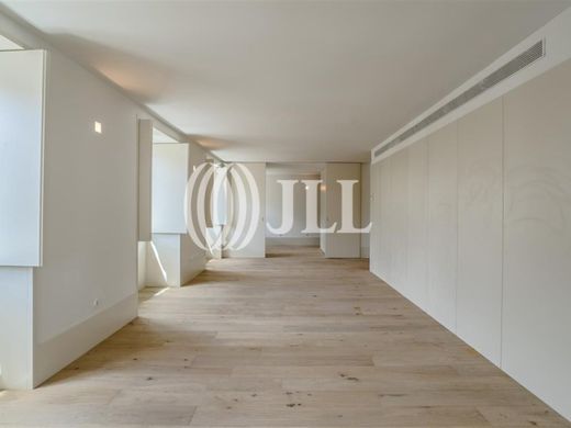 Apartment / Etagenwohnung in Misericórdia, Lisbon