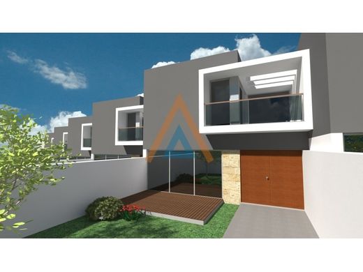 Semidetached House in Santa Maria da Feira, Aveiro