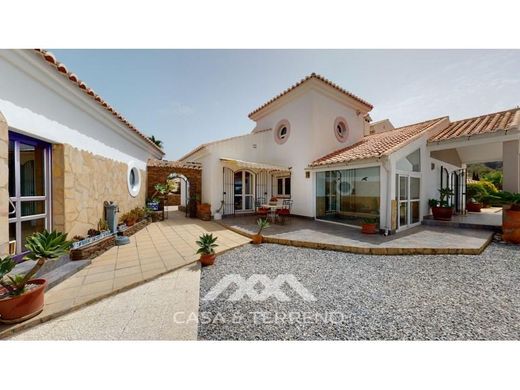 Villa in Sayalonga, Malaga