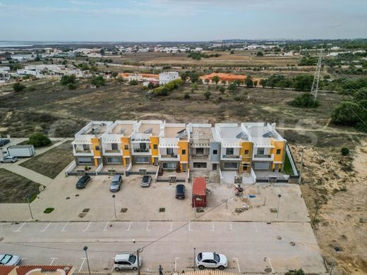 Συγκρότημα ανεξάρτητων κατοικιών σε Olhão, Distrito de Faro