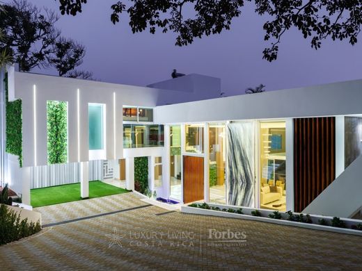 Luxe woning in Escazú, Provincia de San José