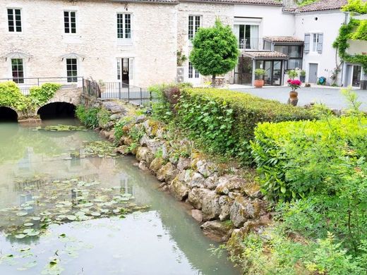 ‏אחוזה ב  Villeneuve-sur-Lot, Lot-et-Garonne