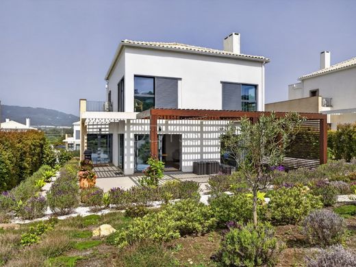 Detached House in Sintra, Lisbon