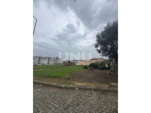 地皮  Santa Maria da Feira, Distrito de Aveiro