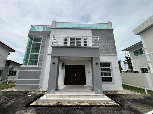 Maison individuelle à Kampong Berakas, Daerah Brunei dan Muara