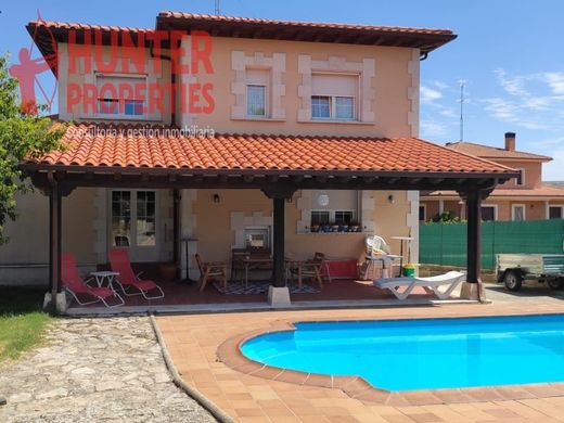Luxury home in Milagros, Burgos