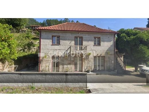 ﻣﻨﺰﻝ ﺭﻳﻔﻲ/ ﺑﻴﺖ ﻤﺰﺭﻋﺔ ﻓﻲ Terras de Bouro, Distrito de Braga