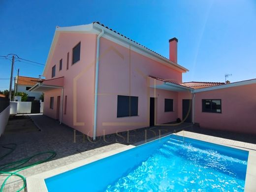 بيت مستقل ﻓﻲ Seixal, Distrito de Setúbal