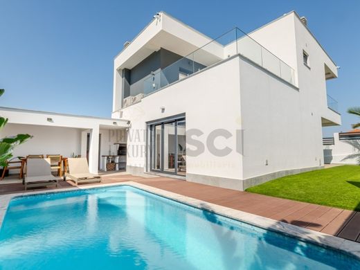 Luksusowy dom w Charneca de Caparica, Almada