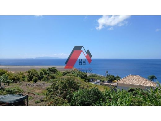 Detached House in Santa Cruz, Madeira