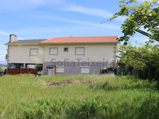 Semidetached House in Marco de Canaveses, Distrito do Porto
