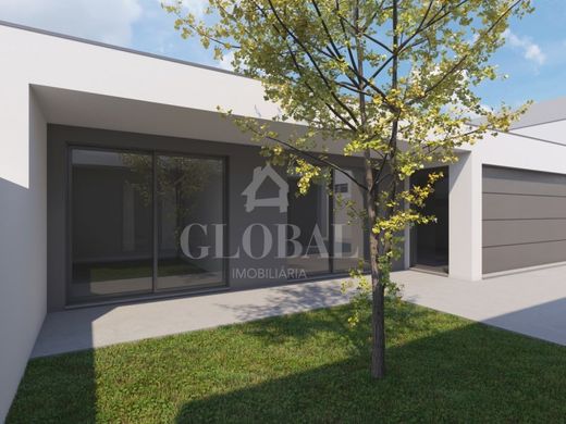 Semidetached House in Santa Maria da Feira, Aveiro