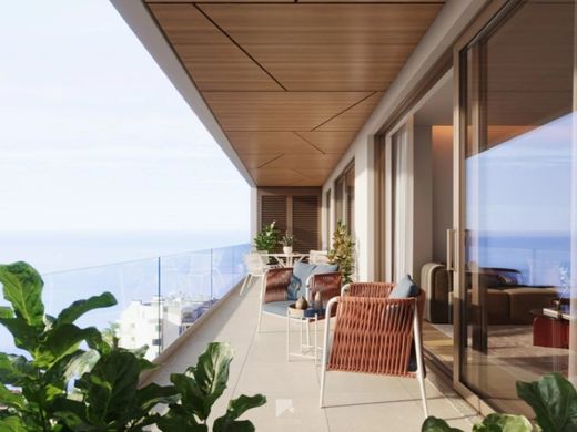 Apartment / Etagenwohnung in Calheta, Madeira