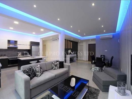 Germasógeia, Limassol Districtのアパートメント