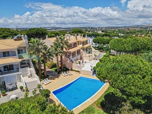 Villa multifamiliale à Loulé, Distrito de Faro