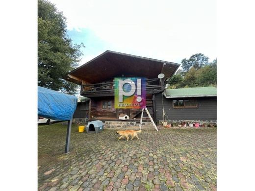 Cottage in Santa Clara del Cobre, Salvador Escalante