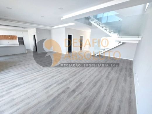 Dom jednorodzinny w Setúbal, Distrito de Setúbal