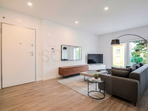 Apartment in Charneca de Caparica, Almada