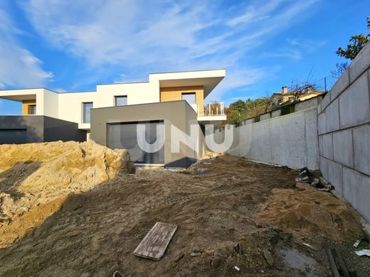 فيلا شبه مستقلة ﻓﻲ Viseu, Distrito de Viseu